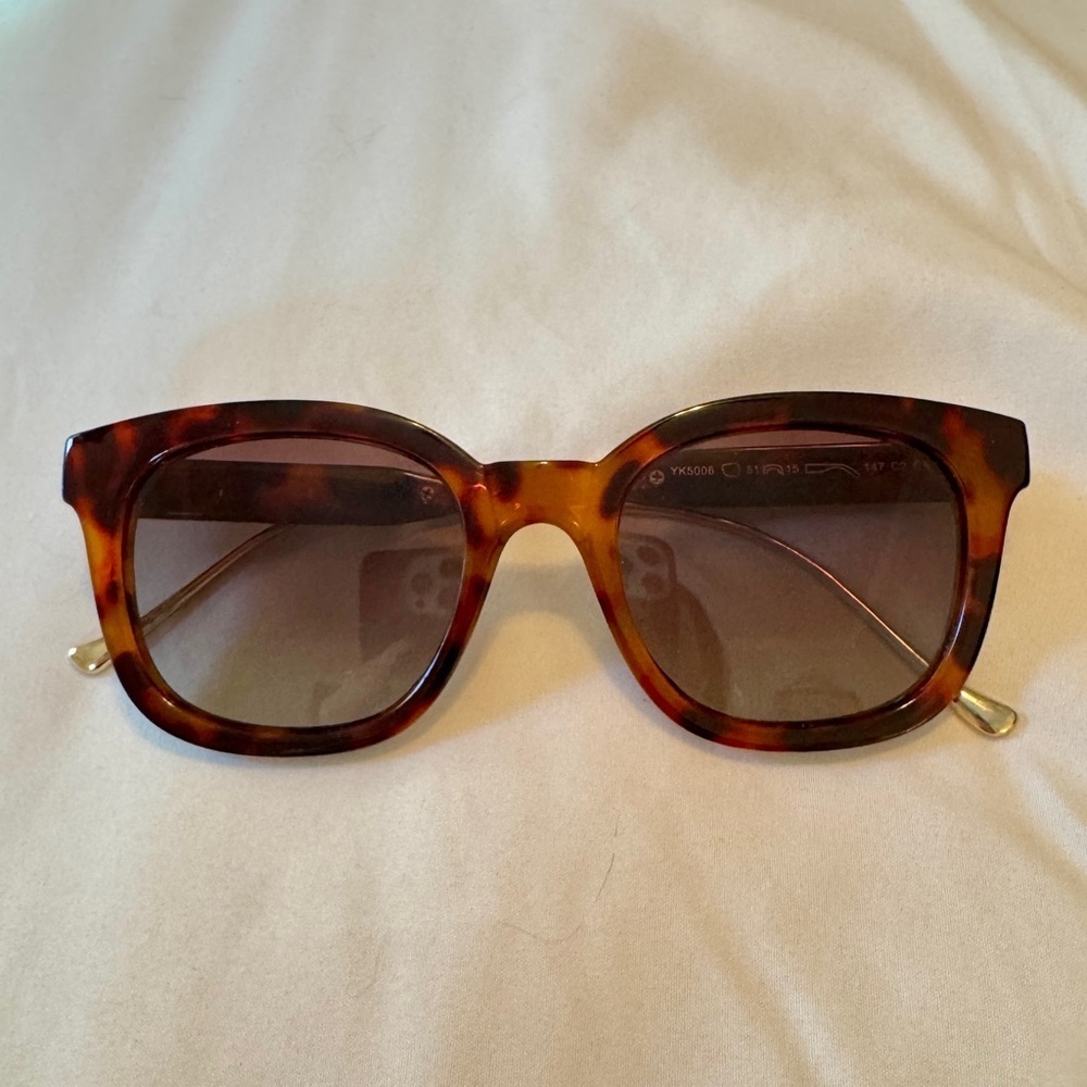 Tortoise Shell Oversized Square Sunglasses - Picture 6 of 8